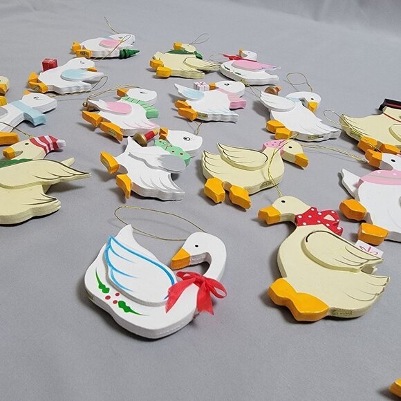18 Vintage Wooden Hand Painted Goose Geese Silhouette Christmas Ornaments Taiwan - Picture 4 of 11